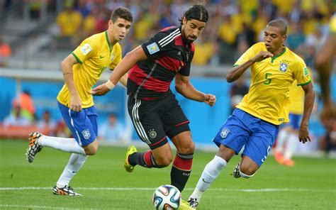  Mistrzostwa Świata w Piłce Nożnej 2014: Zaskakujący Triumf Niemców nad Brazylią na Maracaná